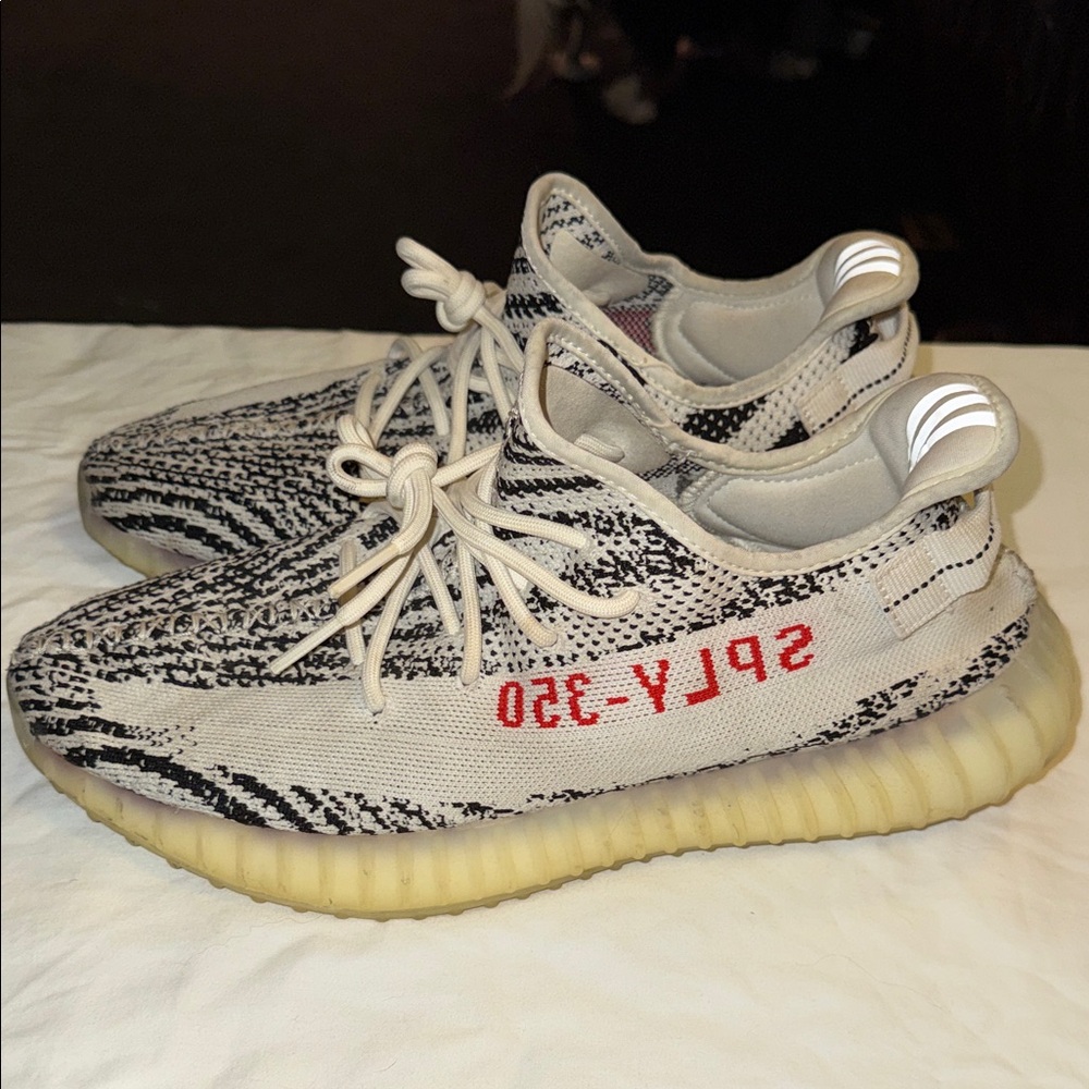 AdidasYeezy Boost 350 V2 - Zebra. Authentic